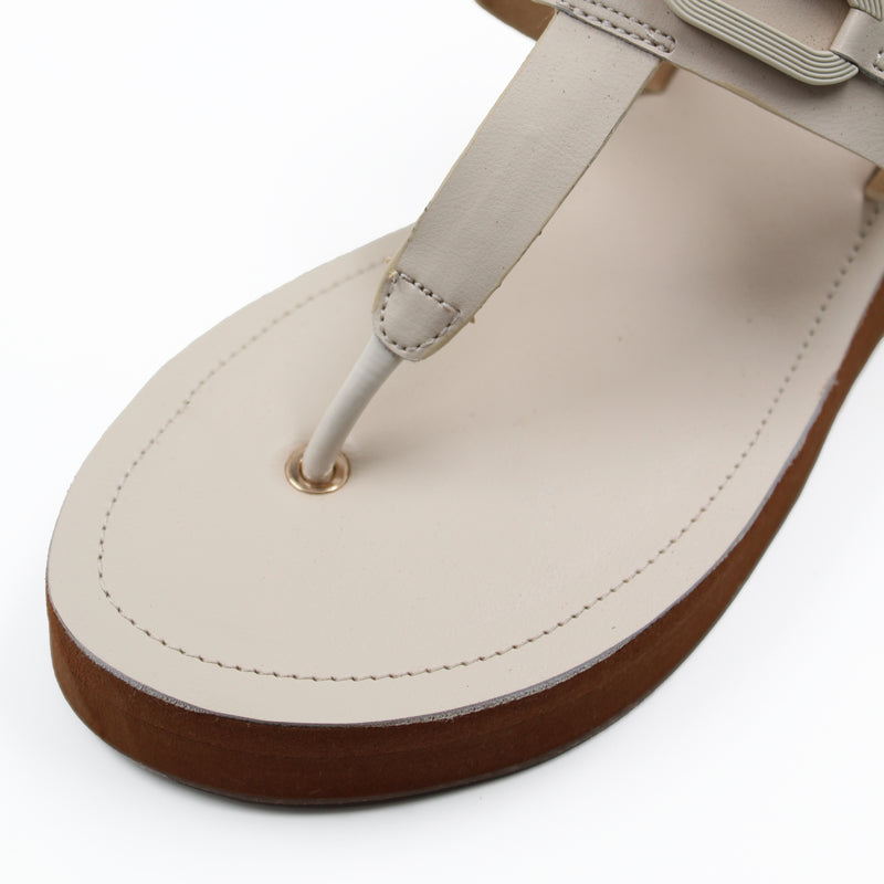 CUSHIONED BUCKLE DETAIL SANDALS