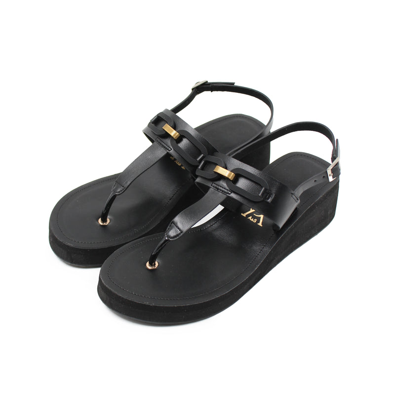 CUSHIONED BUCKLE DETAIL SANDALS