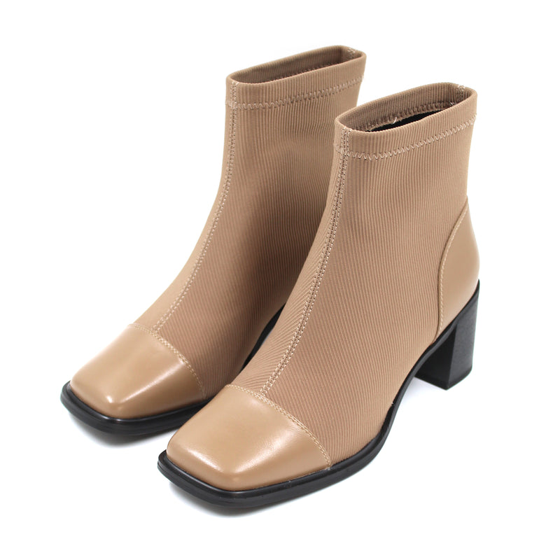 Ribbed Knit Square toe boots