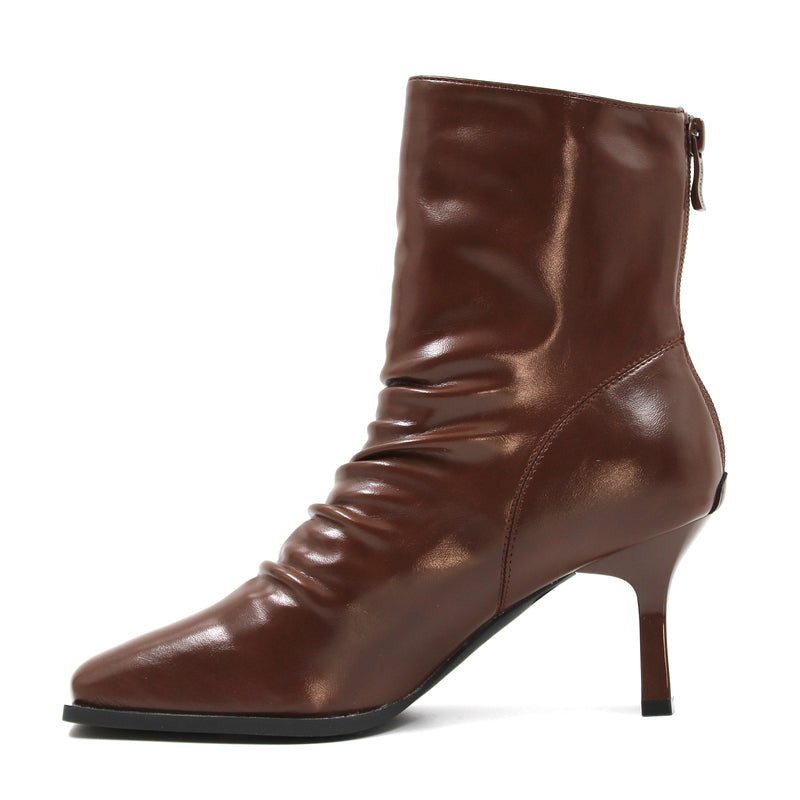 Modern rippled leather heel boots