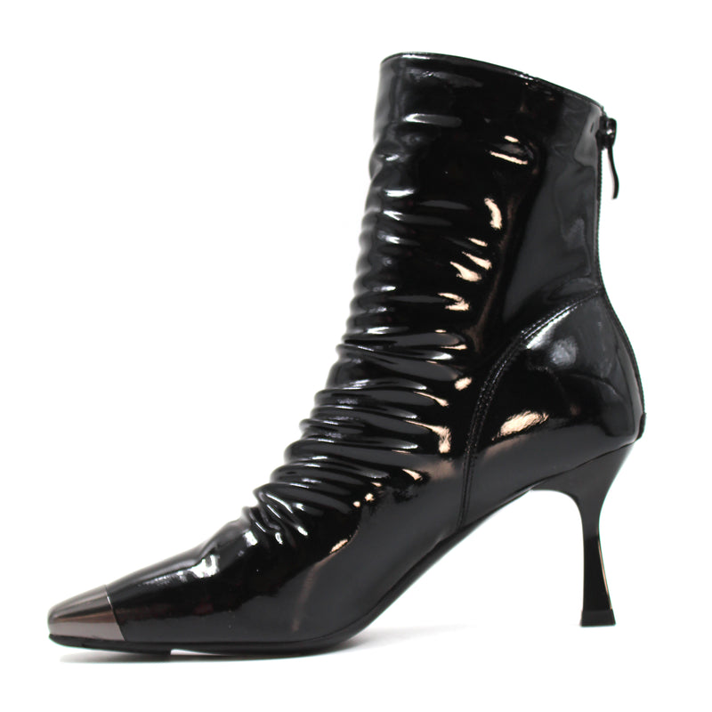 Metallic toe rippled leather boots